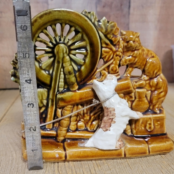 McCoy Spinning wheel Pottery planter - Picture 2 of 6